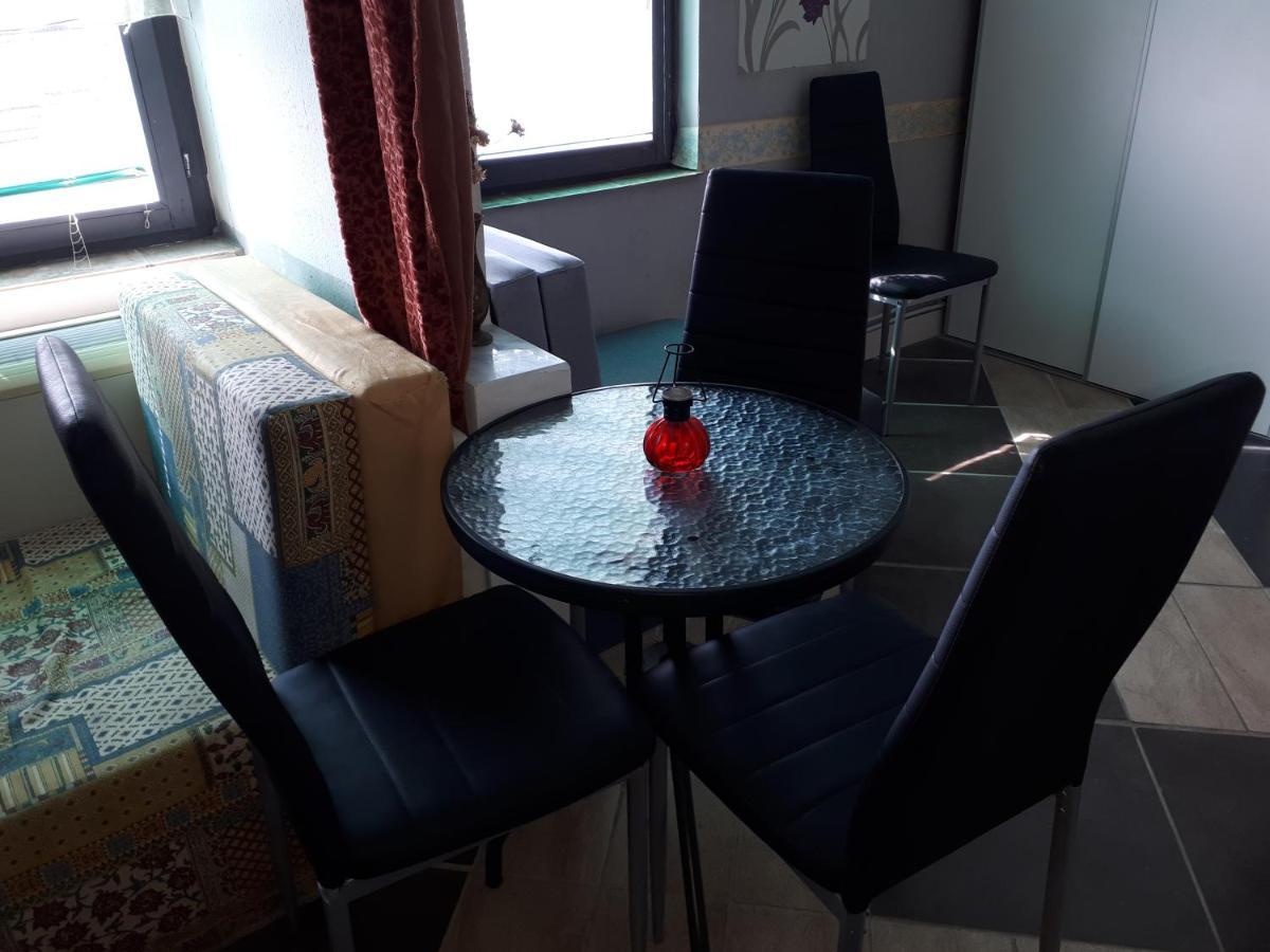 Sárkány Lak Diosd Esterno foto
