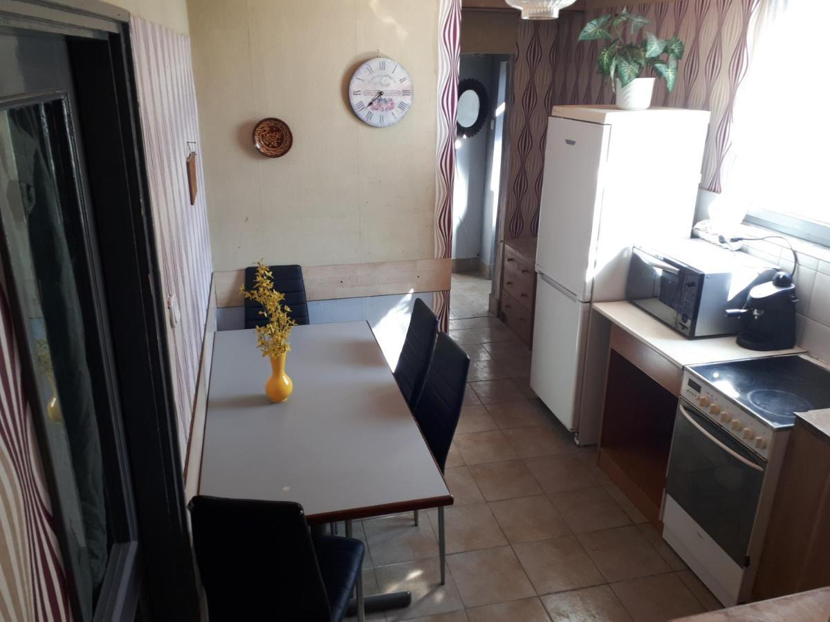 Sárkány Lak Diosd Esterno foto
