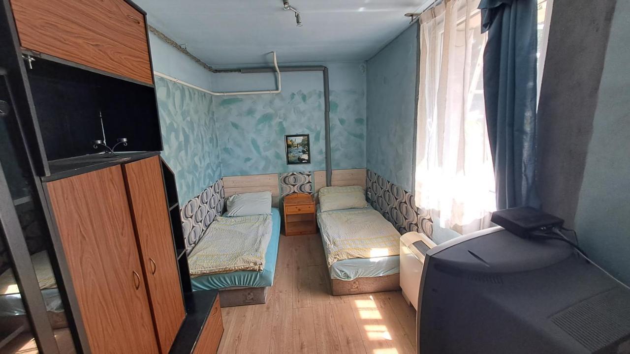 Sárkány Lak Diosd Esterno foto