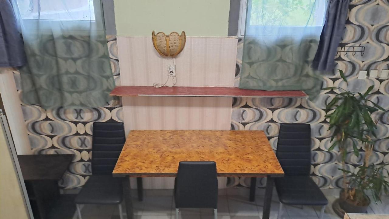 Sárkány Lak Diosd Esterno foto