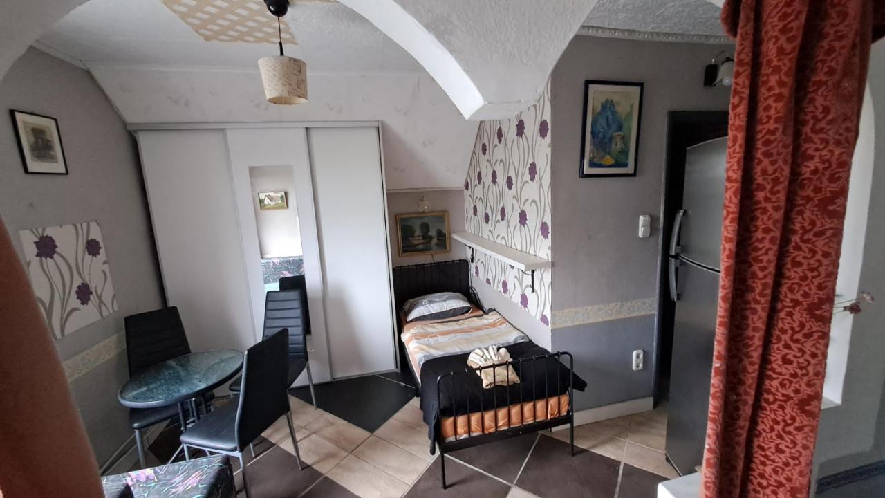 Sárkány Lak Diosd Esterno foto