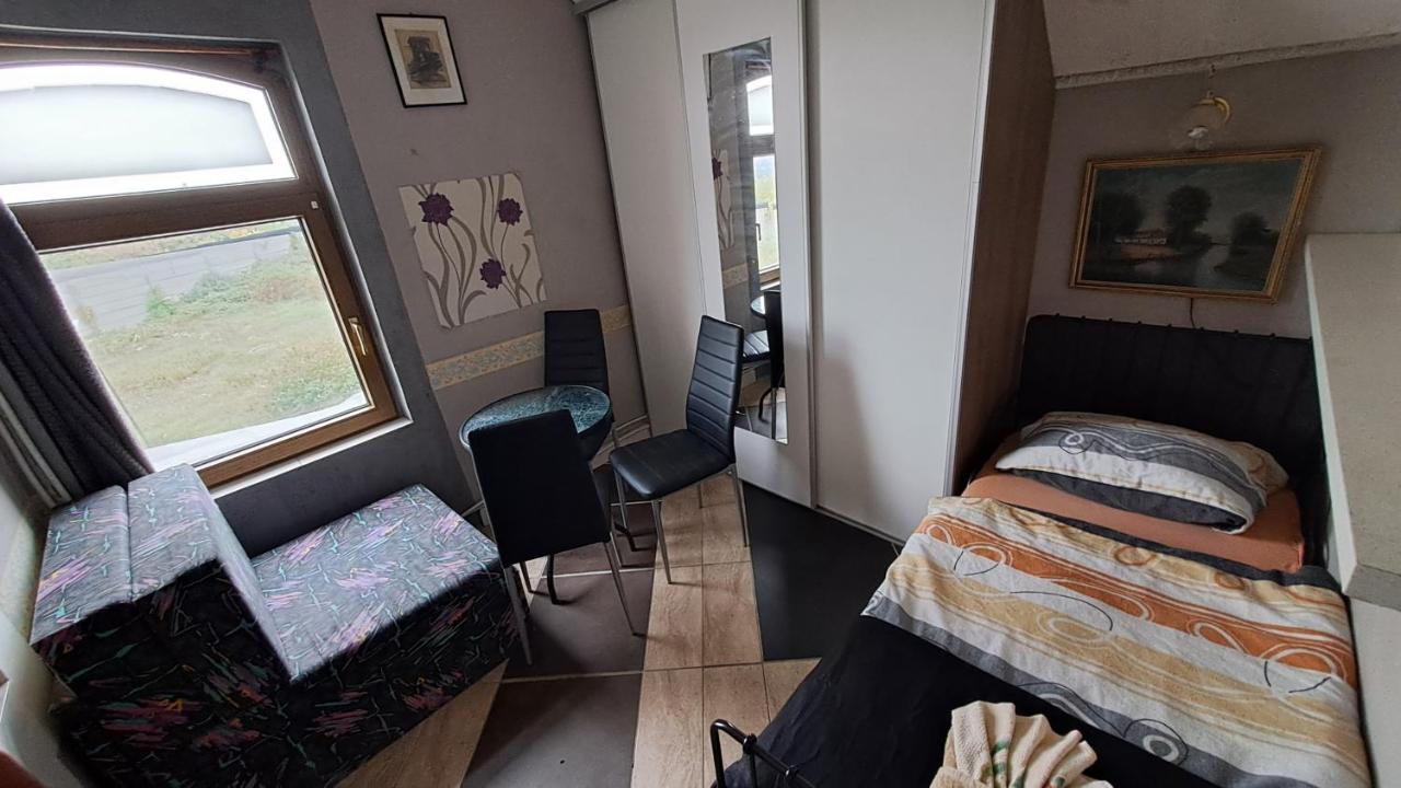Sárkány Lak Diosd Esterno foto