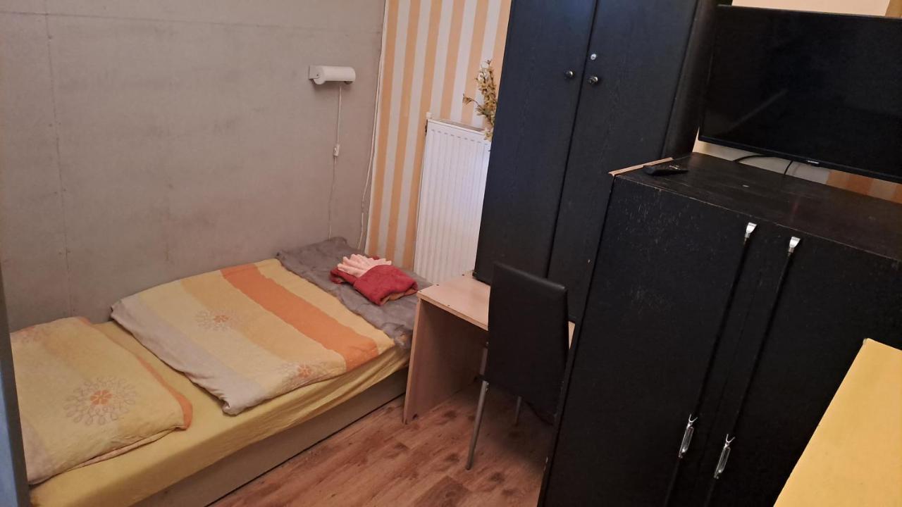 Sárkány Lak Diosd Esterno foto